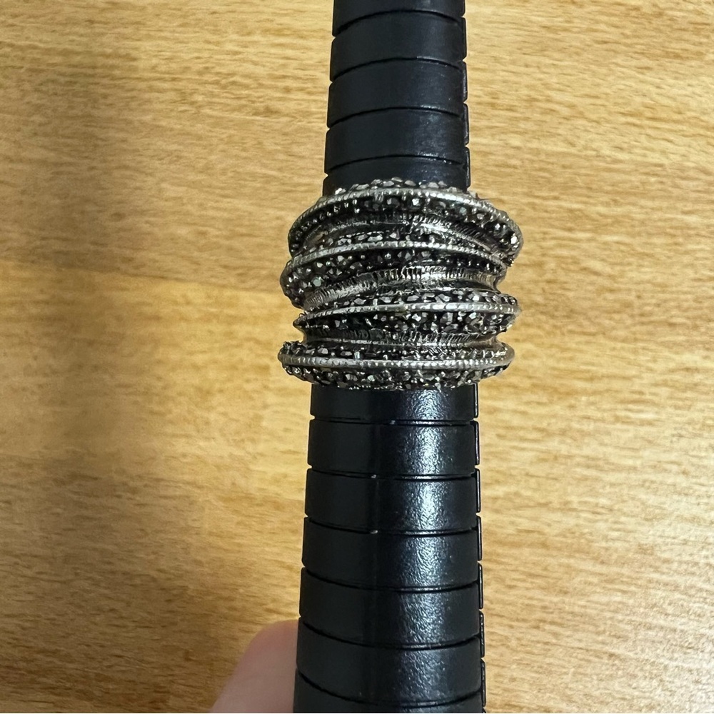 Gunmetal silver tone layered sculpture 3d ring size 6.5 with druzy crystals